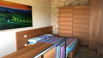 1 bedroom, WiFi, bed sheets