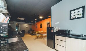 Interior - Austin Shoplot Grand KTV Party 3BR 9Pax Mahjong Chill (Tebrau)