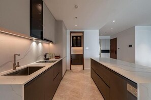 Private kitchen - Metropole Opera Luxurious 2br/Panoramic City Views (Ho Chi Minh City)