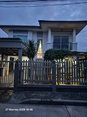 Exterior - Spacious Entire House With Shared Fitness Room and Shared Indoor Pool in Club (Pathum Thani)
