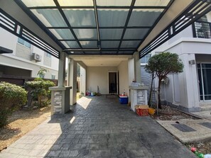 Maison, 3 chambres, accessible aux personnes à mobilité réduite, fumeur | Stationnement | Stationnement libre-service