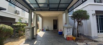 Spacious Entire House With Shared Fitness Room and Shared Indoor Pool in Club