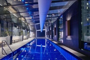 Indoor pool - A Modern 2BR Apt with City Views, FREE Parking (Southbank)