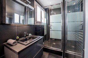 Bathroom - Horizon House (Paris)