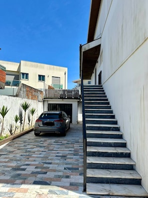 Maison, 5 chambres, balcon | Enceinte de l’hébergement