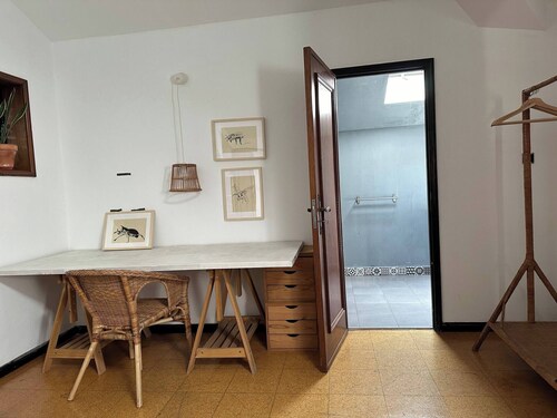 7 Room House, 2 Kitchens