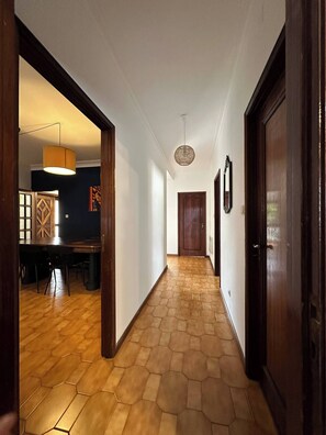 Villa, Multiple Bedrooms | Interior - 7 Room House, 2 Kitchens (Vila Nova de Gaia)