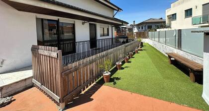 7 Room House, 2 Kitchens