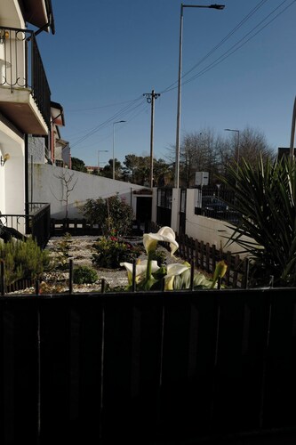 7 Room House, 2 Kitchens