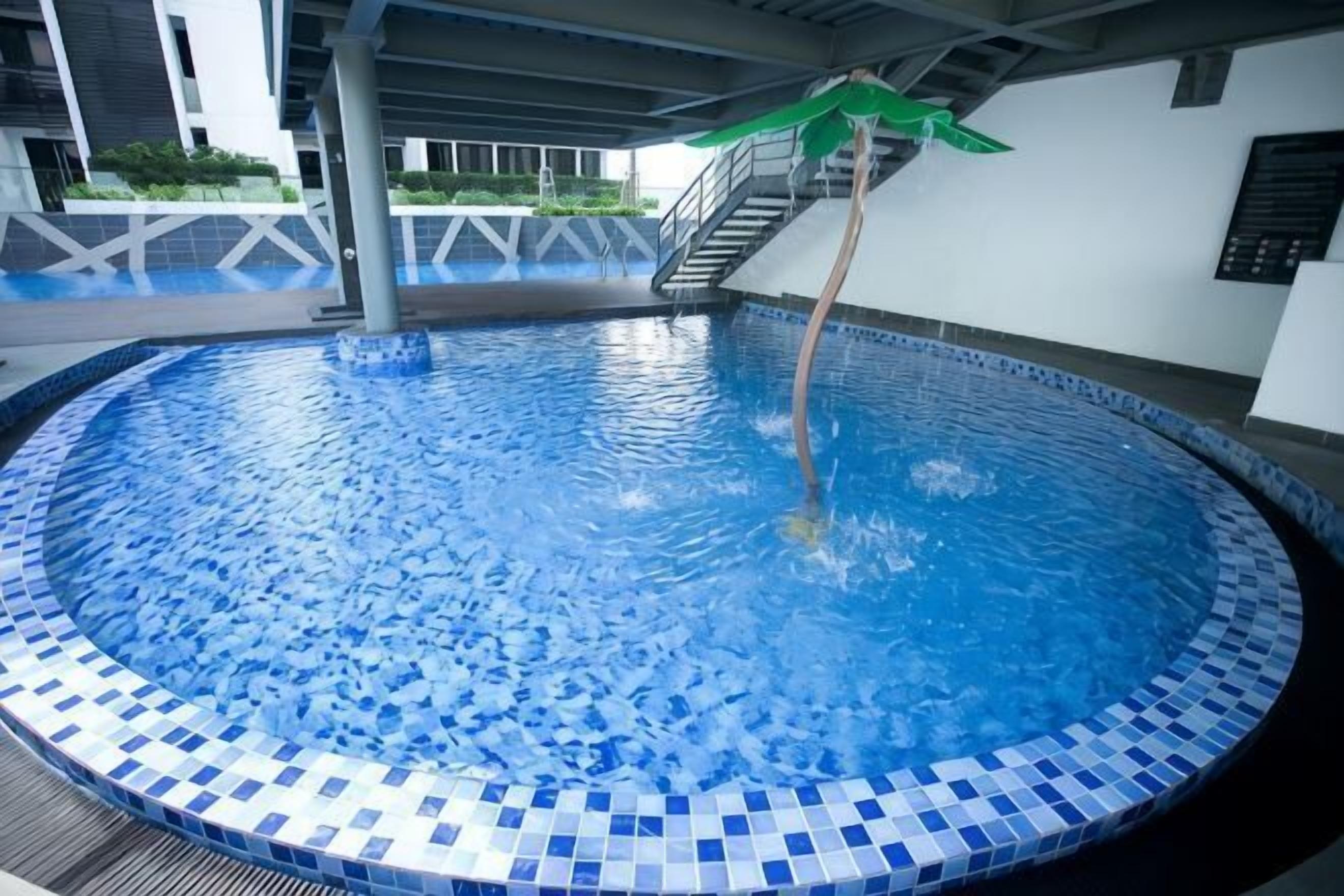 Kolam renang outdoor