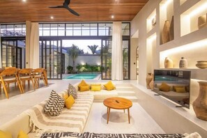 Room - Villa Serai 5br to the beach (Bali)