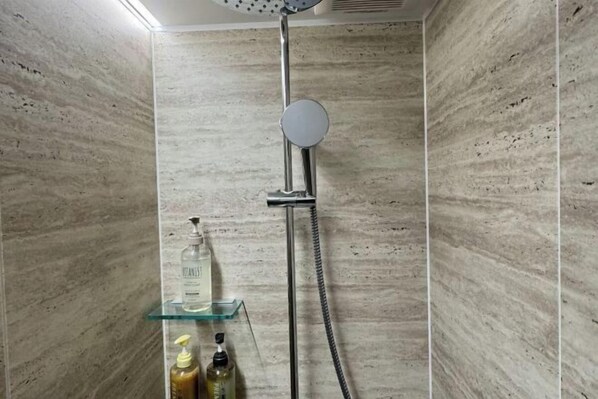 Bathroom - Mita Villa (Tokyo)
