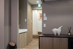 Interior - Mita Villa (Tokyo)