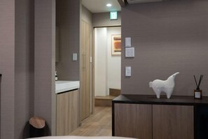 Interior - Mita Villa (Tokyo)