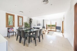 Room - PICARA - Villa with private pool in Mancor De La Vall. Free WiFi (Raiguer)