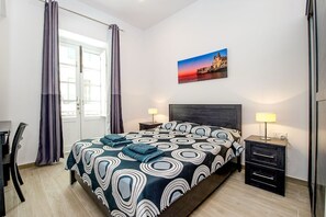 Habitación Confort, vistas a la ciudad | Tabla de planchar con plancha y wifi gratis