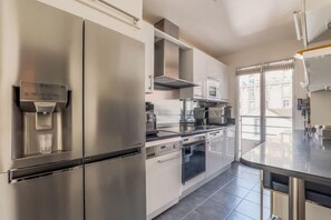 Room - Village Vision (Paris)