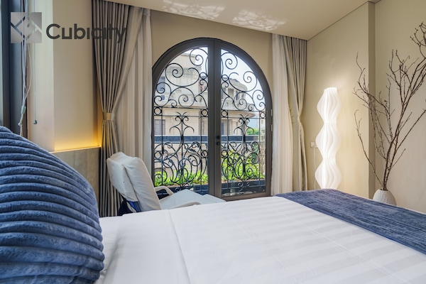 Kamar Double atau Twin Junior, pemandangan kota | Seprai antialergi, selimut bulu angsa, busa memori, dan brankas