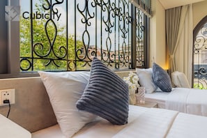 Junior Double or Twin Room, City View | Hypo-allergenic bedding, down duvets, memory-foam beds, in-room safe - Cubicity Wall Street House (Ho)