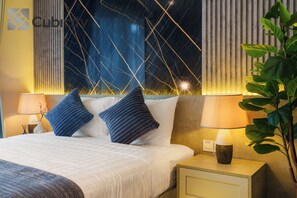 Hypo-allergenic bedding, down duvets, memory-foam beds, in-room safe - Cubicity Wall Street House (Ho)