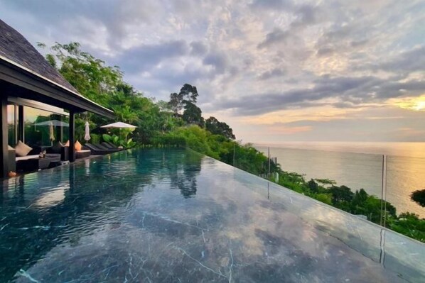 Outdoor pool - Villa Yang (Phuket)