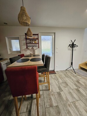 Dining - Small, quiet house in the countryside (Plonévez-du-Faou)