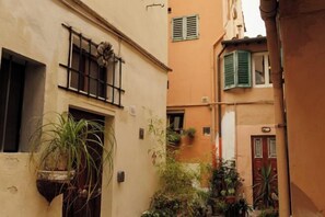 Exterior detail - Vintage apartments in the center of Florence (Florence)