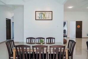 Dining - Secret Garden Homestay (Kuala Selangor)
