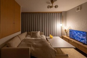 Room - Tsutenkaku Royal House - Self Check-In Only (Osaka)