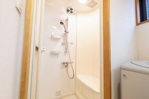 Bathroom - Tsutenkaku Royal House - Self Check-In Only (Osaka)