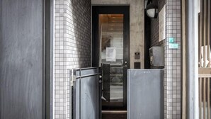 Exterior - Tsutenkaku Royal House - Self Check-In Only (Osaka)