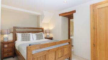 3 bedrooms, individually decorated, individually furnished, free WiFi