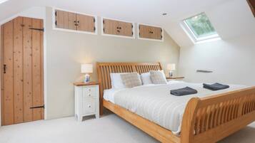 3 bedrooms, individually decorated, individually furnished, free WiFi