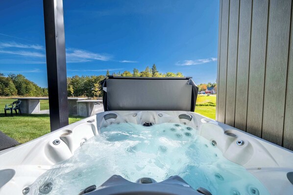 مغطس سبا خارجي