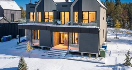 Absolute Comfort with Spa & Game Room - Base Camp