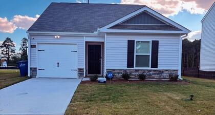 Cozy + Relaxing Newly built in 2025 3BR, 2BA Near Everything!
