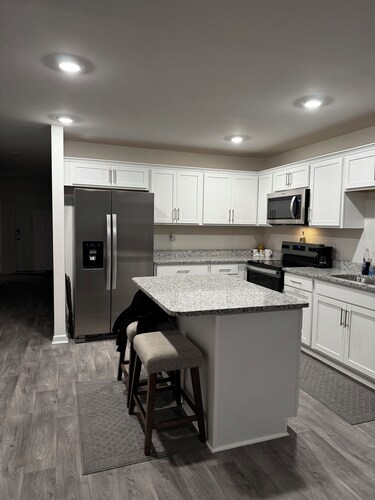 Cozy + Relaxing Newly built in 2025 3BR, 2BA Near Everything!