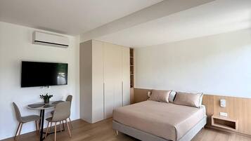 Apartment, Mountain View | Down comforters, memory foam beds, iron/ironing board (on request)