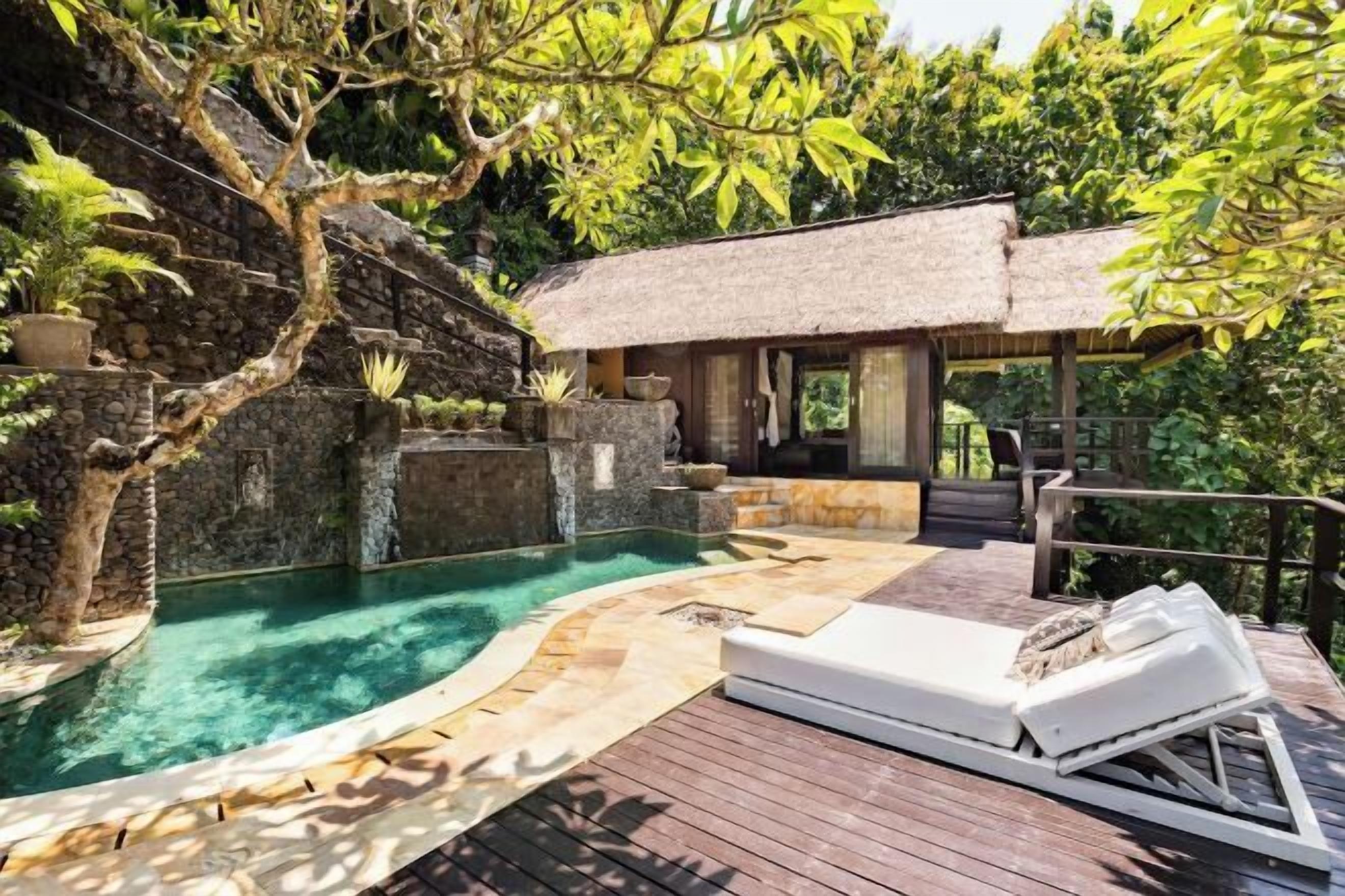 Kolam renang terbuka