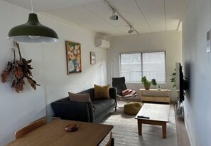 Living area - Ise-Shima Base｜PAARU inn 2F-A｜Self Check-in (Toba)