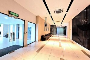 Lobby lounge - The Loft Imago KK Time Square - 4 Bedrooms/ 10 PAX (Kota Kinabalu)