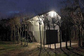 Exterior - Romantic Nature Chalet – Peaceful Escape by the Marne River (Isles-les-Villenoy)