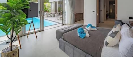 Iron/ironing board, cribs/infant beds