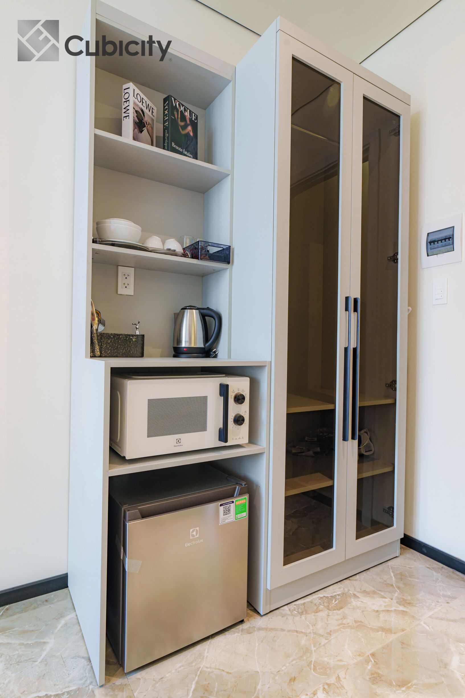 Free minibar, desk, laptop workspace, free WiFi