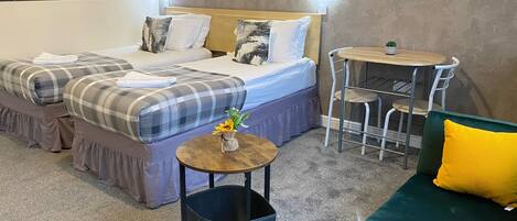 Studio Affaires | Fer et planche à repasser, Wi-Fi gratuit