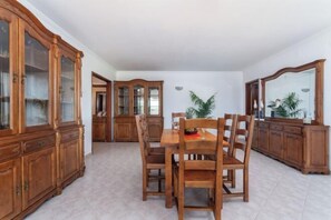 Cribs/infant beds - BnB Homes Large Fully Equipped Apartment with 2 Bedrooms, Swimming Pool & Patio (Albufeira)