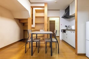 Dining - Asakusa old town guesthouse (Tokyo)