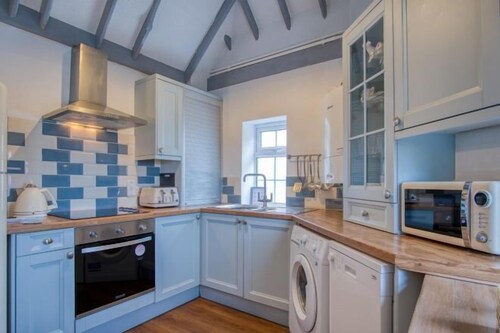 Beachwood - 2 Bedroom Cottage - Penally