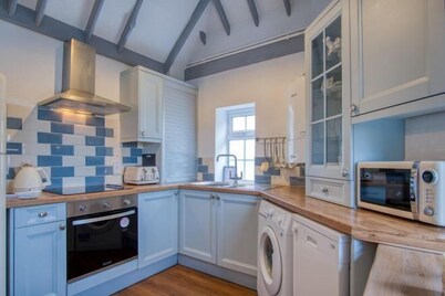 Beachwood - 2 Bedroom Cottage - Penally