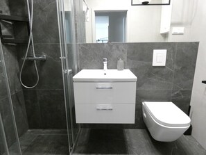 Apartment, Balcony | Bathroom